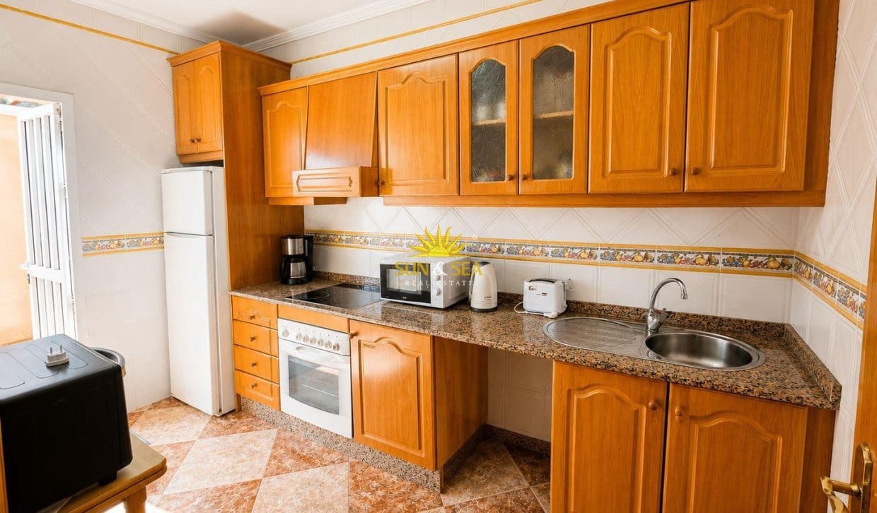 3 slaapkamer Huis te koop in Torrevieja met zwembad garage - € 259.000 (Ref: 9850517)