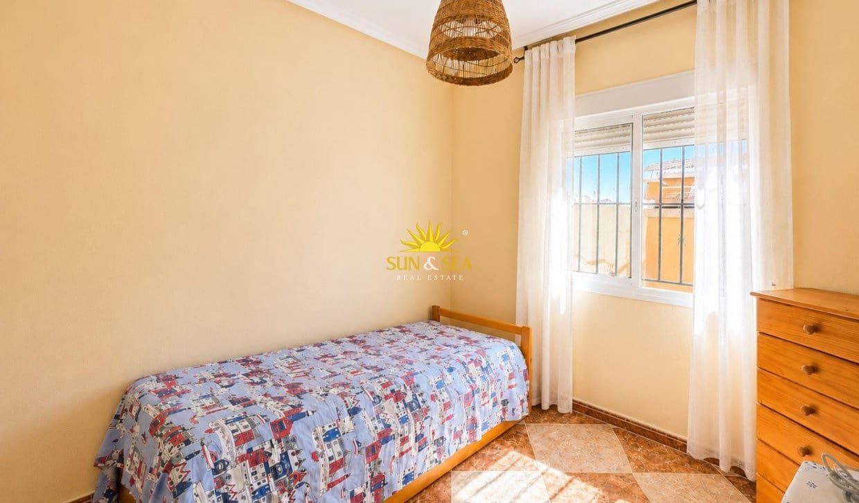 3 slaapkamer Huis te koop in Torrevieja met zwembad garage - € 259.000 (Ref: 9850517)