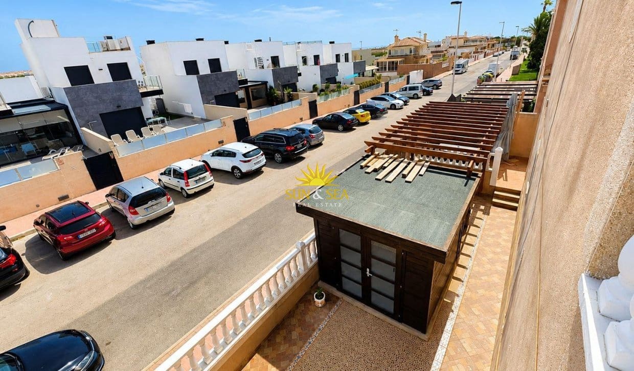 3 slaapkamer Huis te koop in Torrevieja met zwembad garage - € 259.000 (Ref: 9850517)