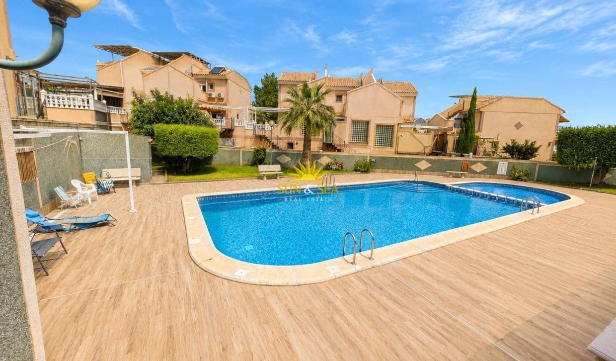 3 slaapkamer Huis te koop in Torrevieja met zwembad garage - € 259.000 (Ref: 9850517)