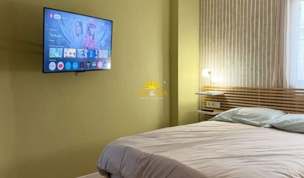 2 quarto Apartamento para arrendamento para férias em Torrevieja - 1 350 € (Ref: 9852126)