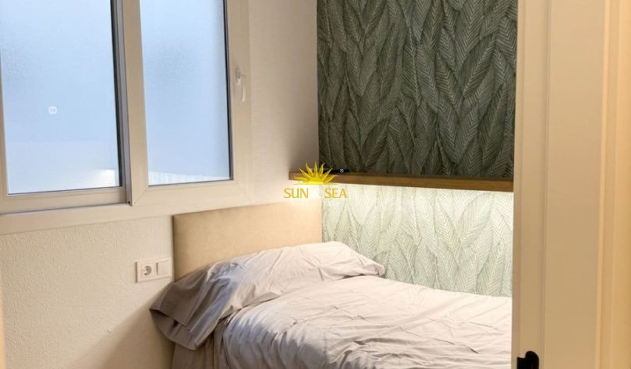 2 quarto Apartamento para arrendamento para férias em Torrevieja - 1 350 € (Ref: 9852126)