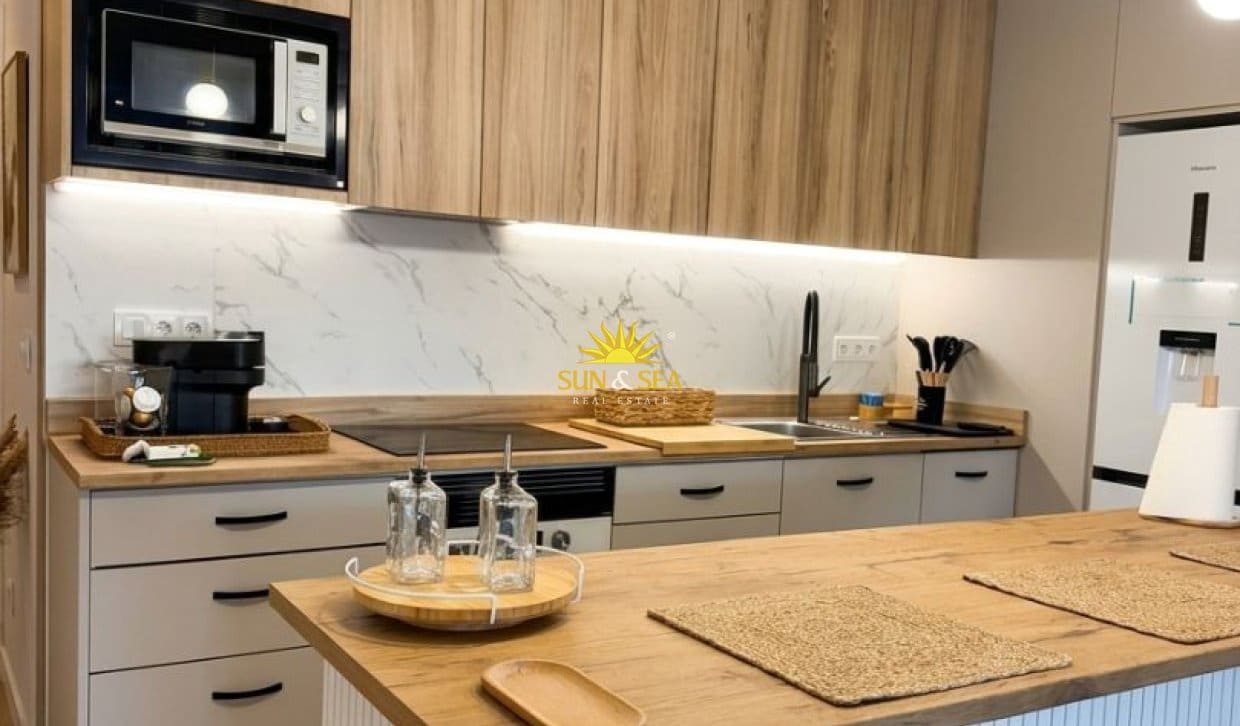 2 quarto Apartamento para arrendamento para férias em Torrevieja - 1 350 € (Ref: 9852126)