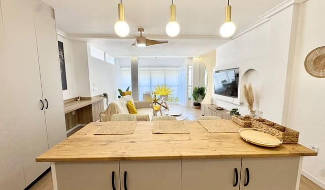   2 soveværelse   ferieLejlighed i Centro - Muelle Pesquero, Torrevieja   - € 1.450 (Ref: 9852126)