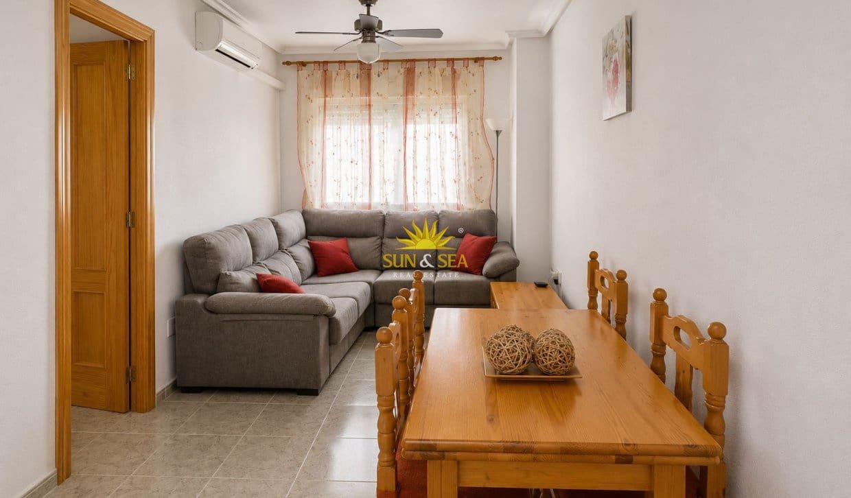 3 bedroom Apartment for rent in Torrevieja with pool garage - € 800 (Ref: 9852127)