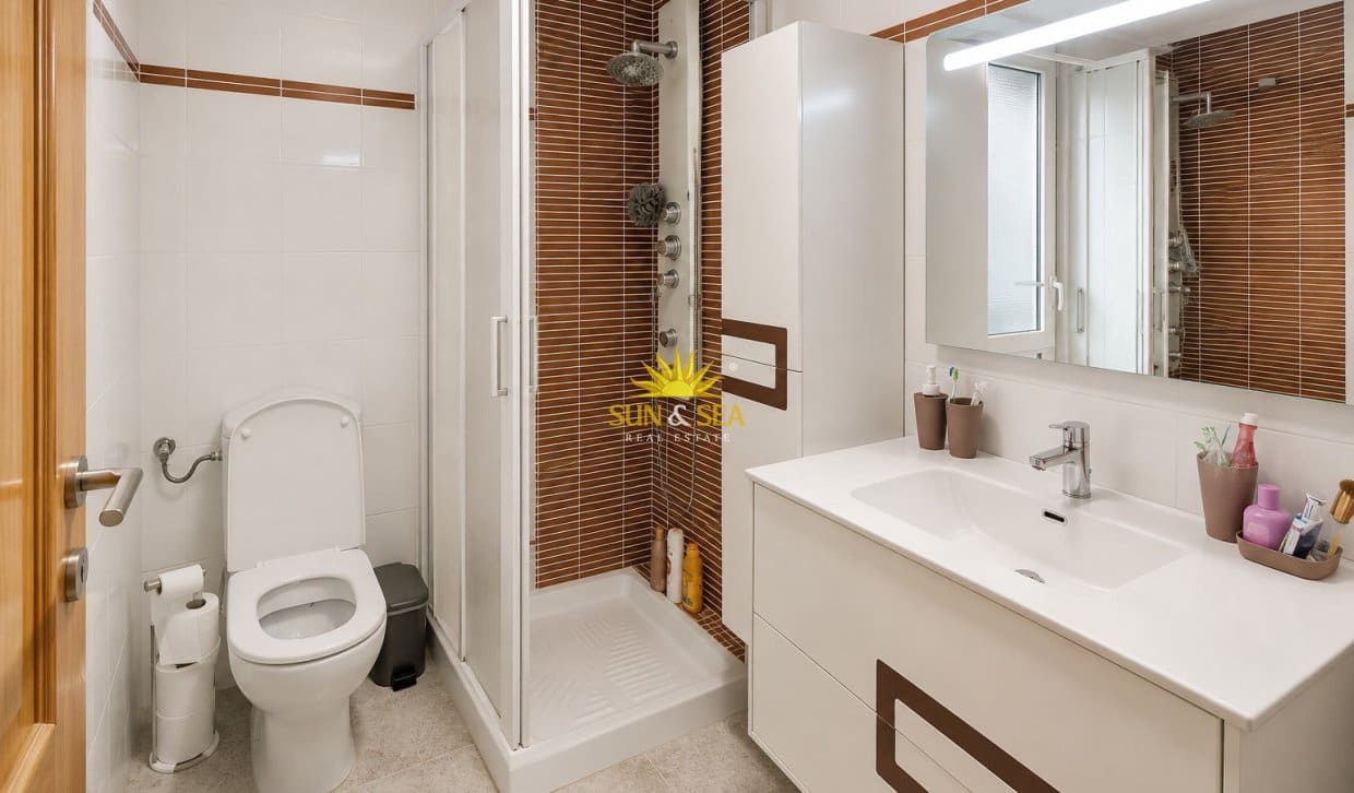 3 bedroom Apartment for rent in Torrevieja with pool garage - € 800 (Ref: 9852127)
