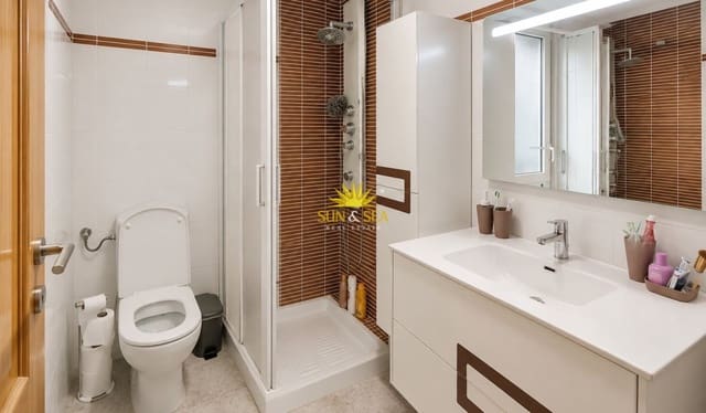 3 makuuhuone Huoneisto vuokrattavana paikassa Playa de los Locos, Torrevieja mukana uima-altaan 
autotalli - 800 € (Ref: 9852127)