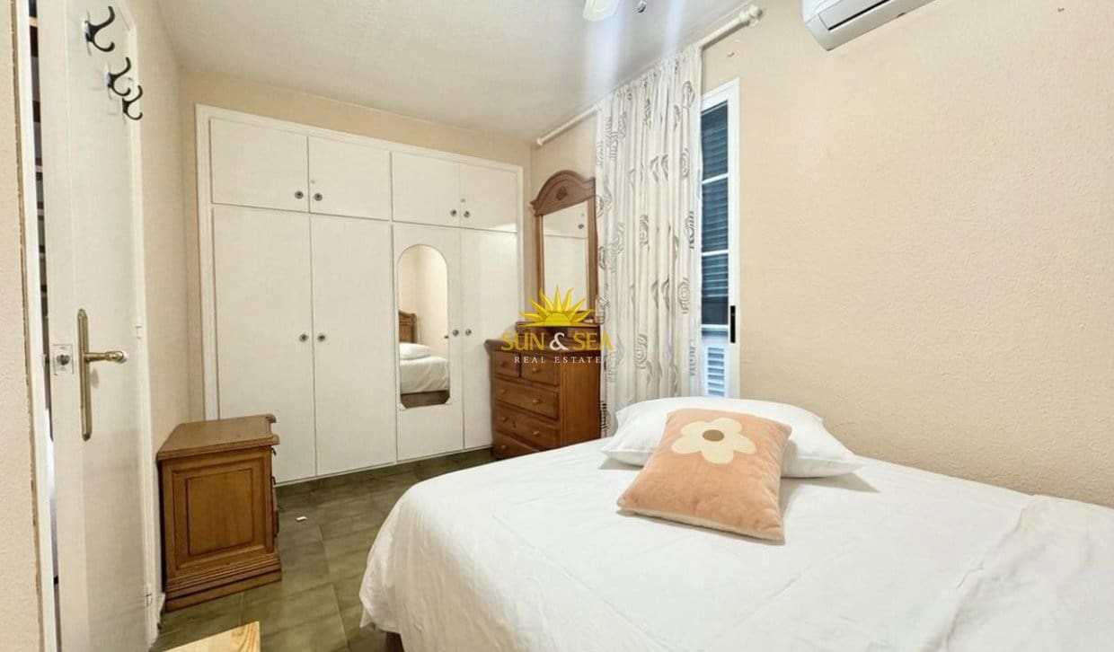 3 bedroom Villa for rent in Guardamar del Segura with garage - € 1,000 (Ref: 9854423)