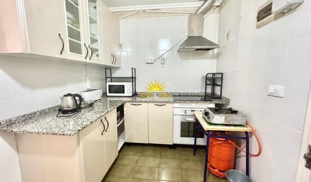 3 bedroom Villa for rent in Guardamar Playa, Guardamar del Segura with garage - € 1,000 (Ref: 9854423)