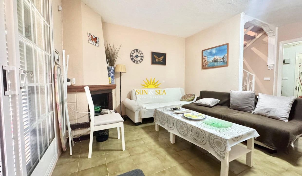 3 bedroom Villa for rent in Guardamar del Segura with garage - € 1,000 (Ref: 9854423)