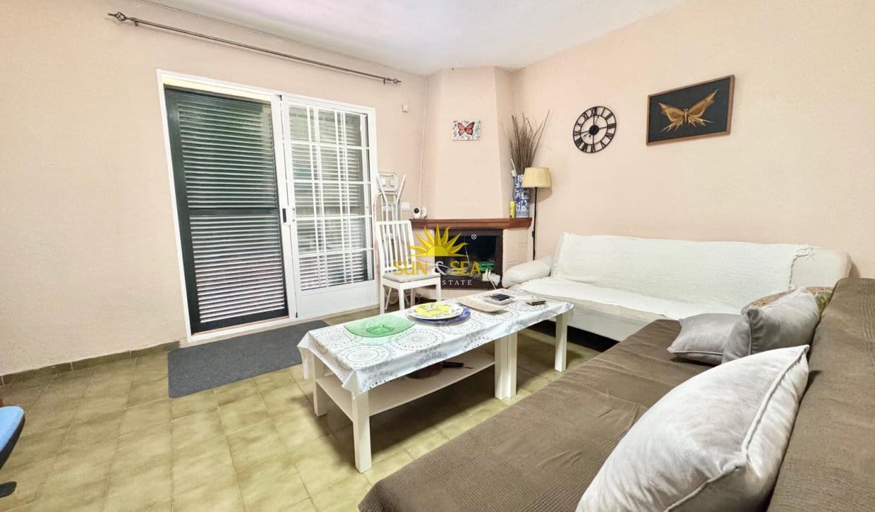 3 bedroom Villa for rent in Guardamar del Segura with garage - € 1,000 (Ref: 9854423)