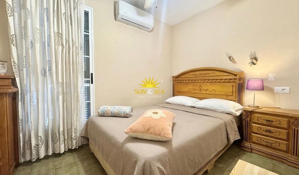 3 bedroom Villa for rent in Guardamar del Segura with garage - € 1,000 (Ref: 9854423)