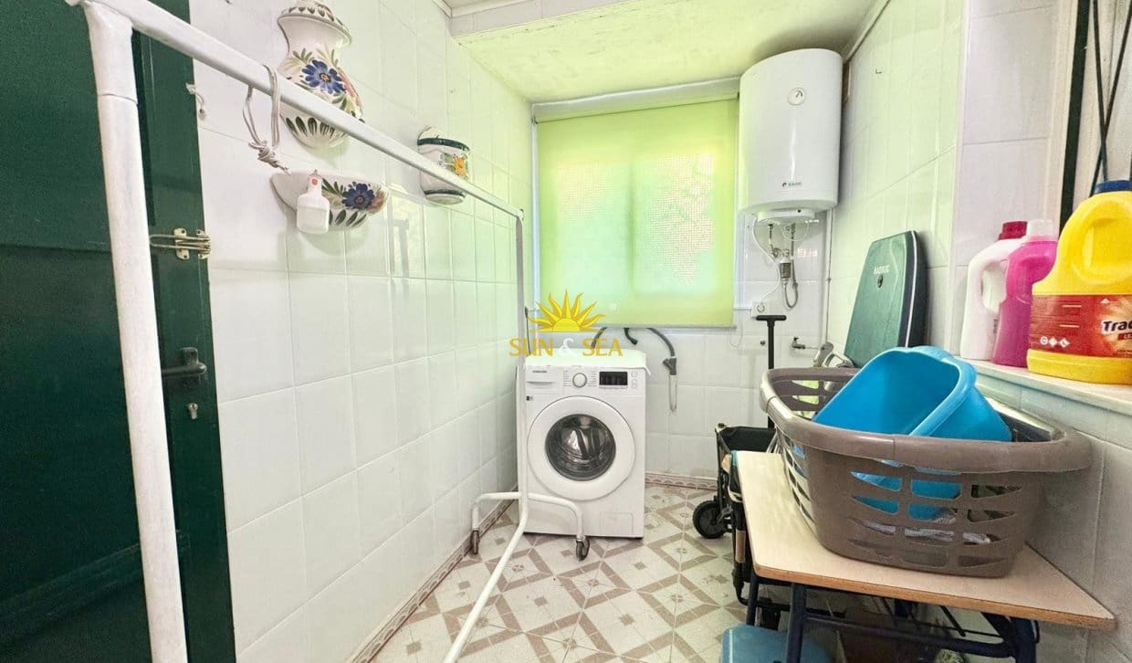 3 bedroom Villa for rent in Guardamar del Segura with garage - € 1,000 (Ref: 9854423)