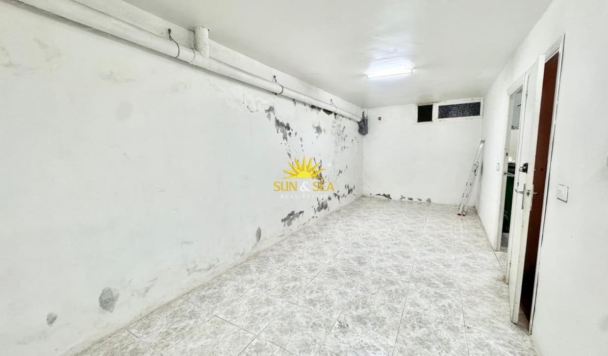3 bedroom Villa for rent in Guardamar del Segura with garage - € 1,000 (Ref: 9854423)