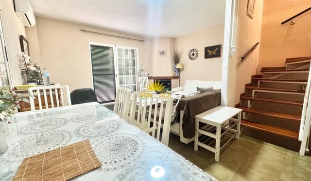 3 bedroom Villa for rent in Guardamar Playa, Guardamar del Segura with garage - € 1,000 (Ref: 9854423)