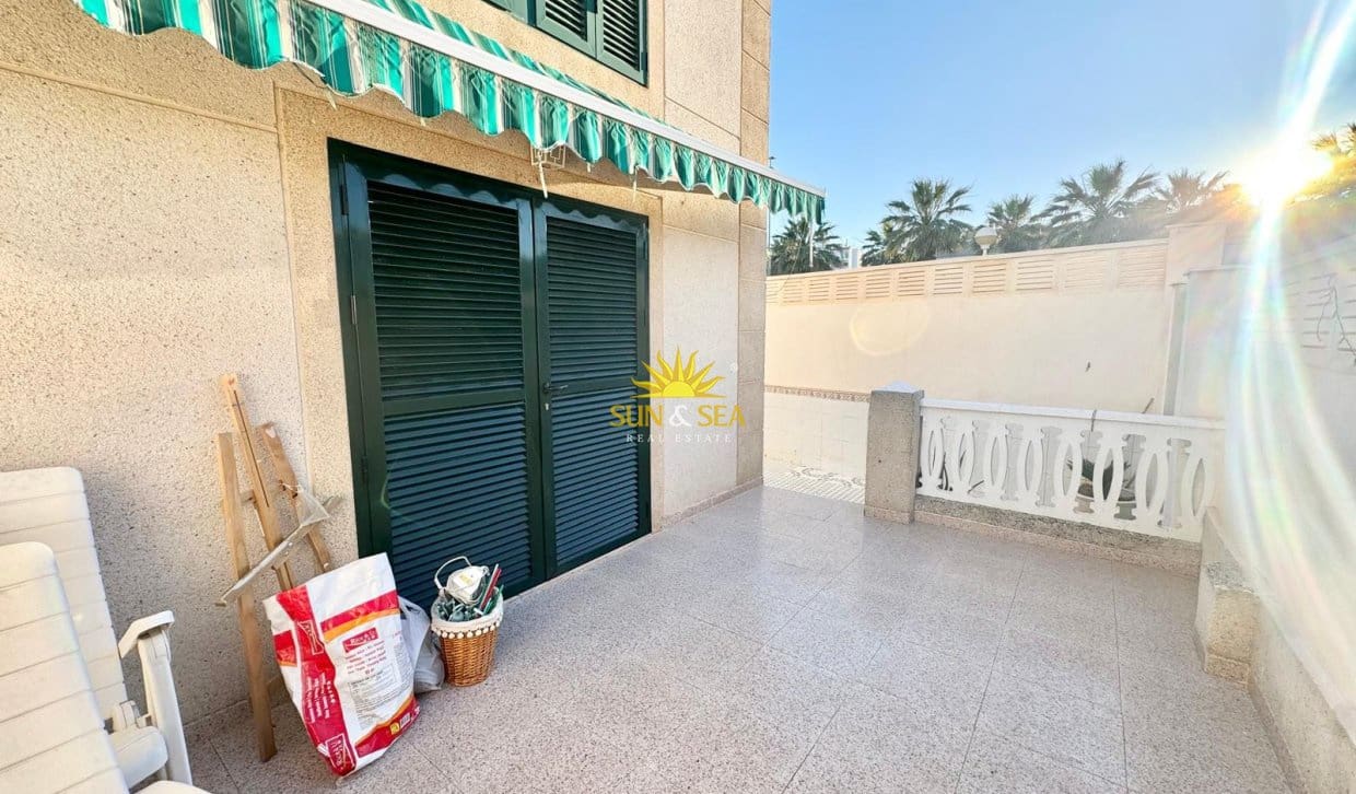 3 bedroom Villa for rent in Guardamar del Segura with garage - € 1,000 (Ref: 9854423)
