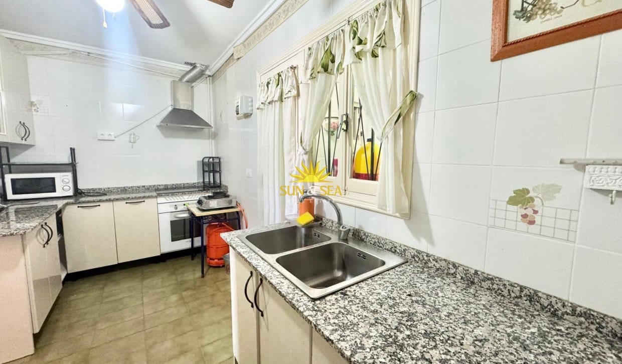 3 bedroom Villa for rent in Guardamar del Segura with garage - € 1,000 (Ref: 9854423)