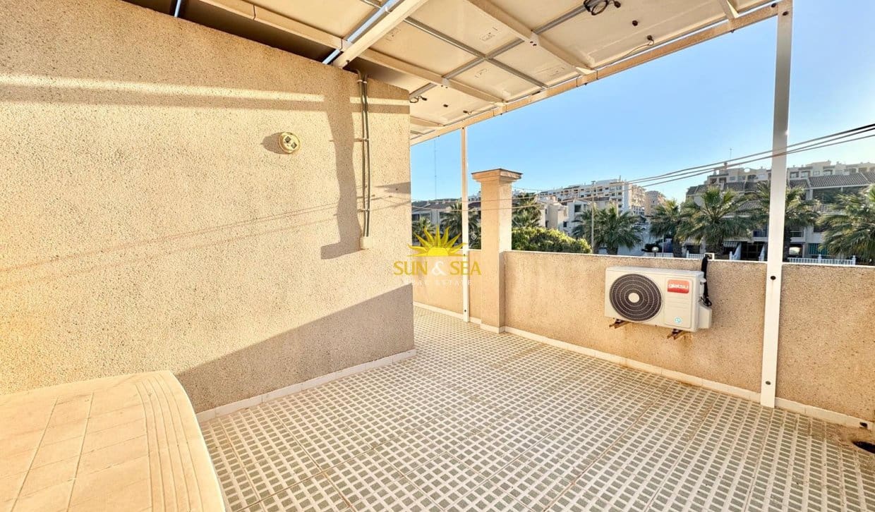 3 bedroom Villa for rent in Guardamar del Segura with garage - € 1,000 (Ref: 9854423)