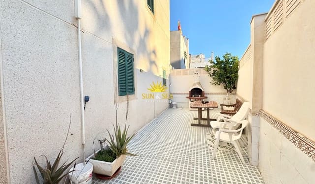 3 bedroom Villa for rent in Guardamar Playa, Guardamar del Segura with garage - € 1,000 (Ref: 9854423)
