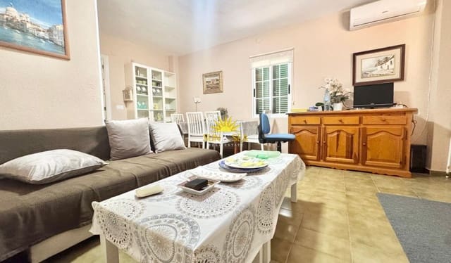 3 bedroom Villa for rent in Guardamar Playa, Guardamar del Segura with garage - € 1,000 (Ref: 9854423)