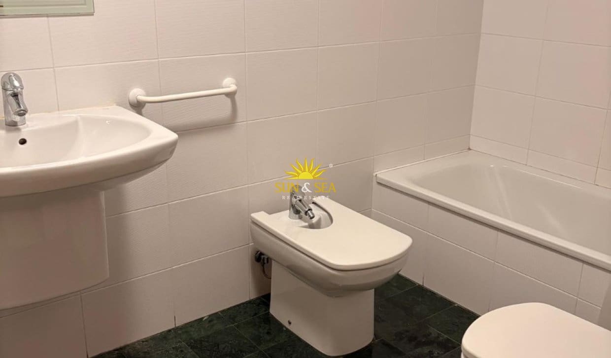 2 makuuhuone Huoneisto vuokrattavana paikassa Cala de Finestrat mukana uima-altaan 
autotalli - 1 600 € (Ref: 9854424)