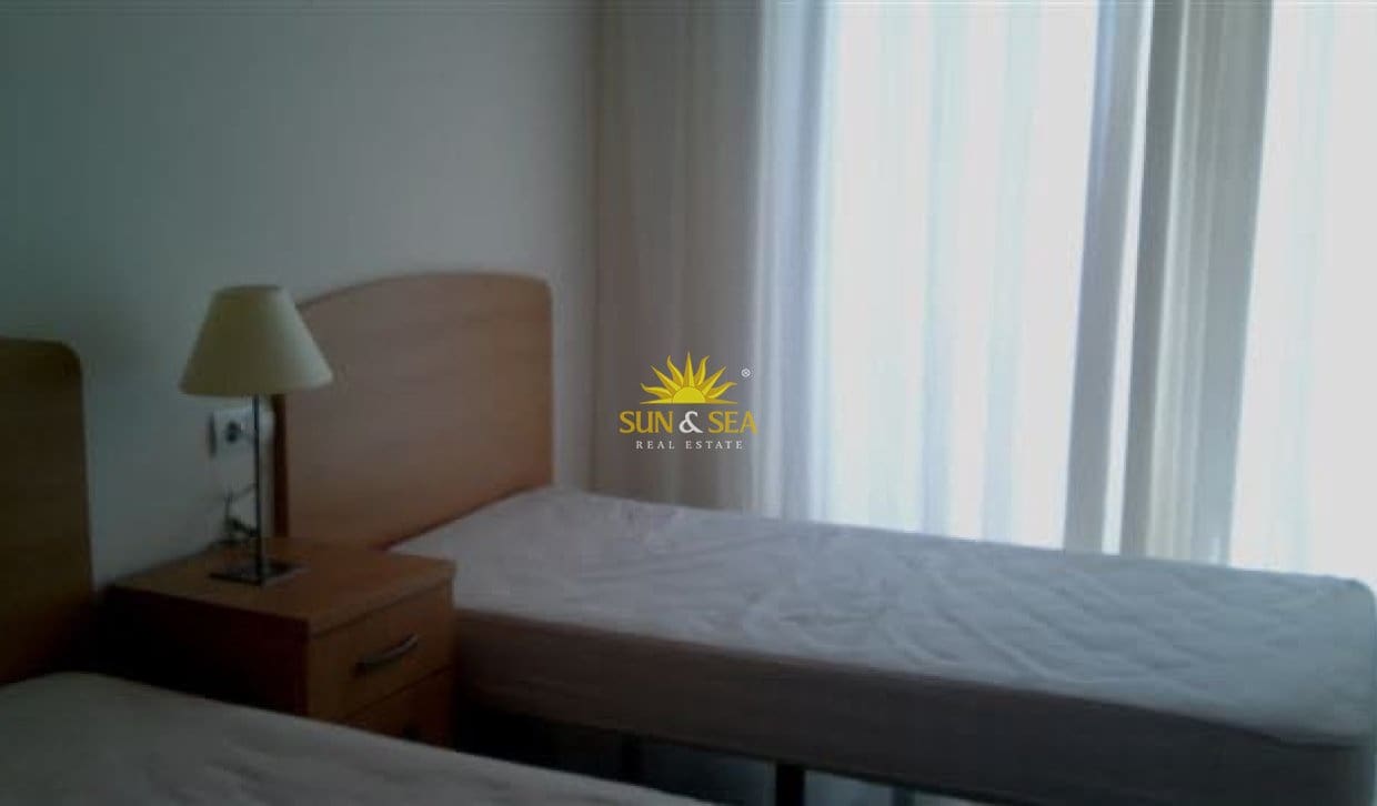 2 makuuhuone Huoneisto vuokrattavana paikassa Cala de Finestrat mukana uima-altaan 
autotalli - 1 600 € (Ref: 9854424)