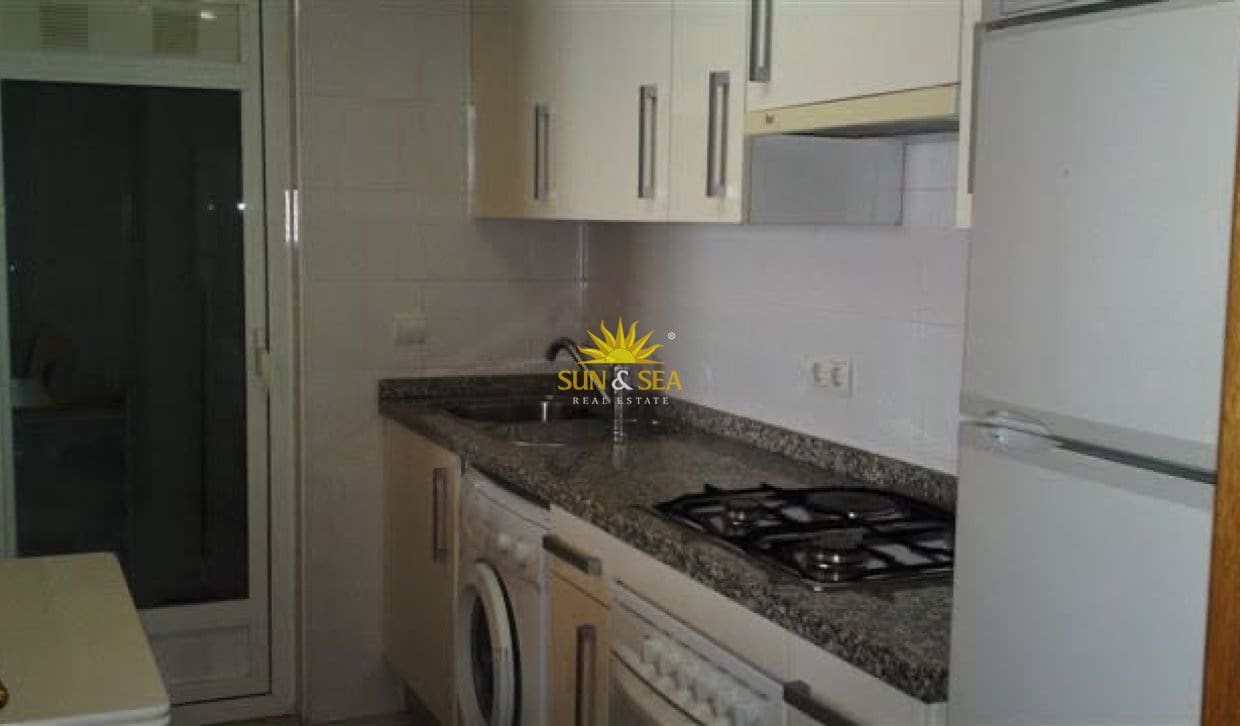 2 makuuhuone Huoneisto vuokrattavana paikassa Cala de Finestrat mukana uima-altaan 
autotalli - 1 600 € (Ref: 9854424)