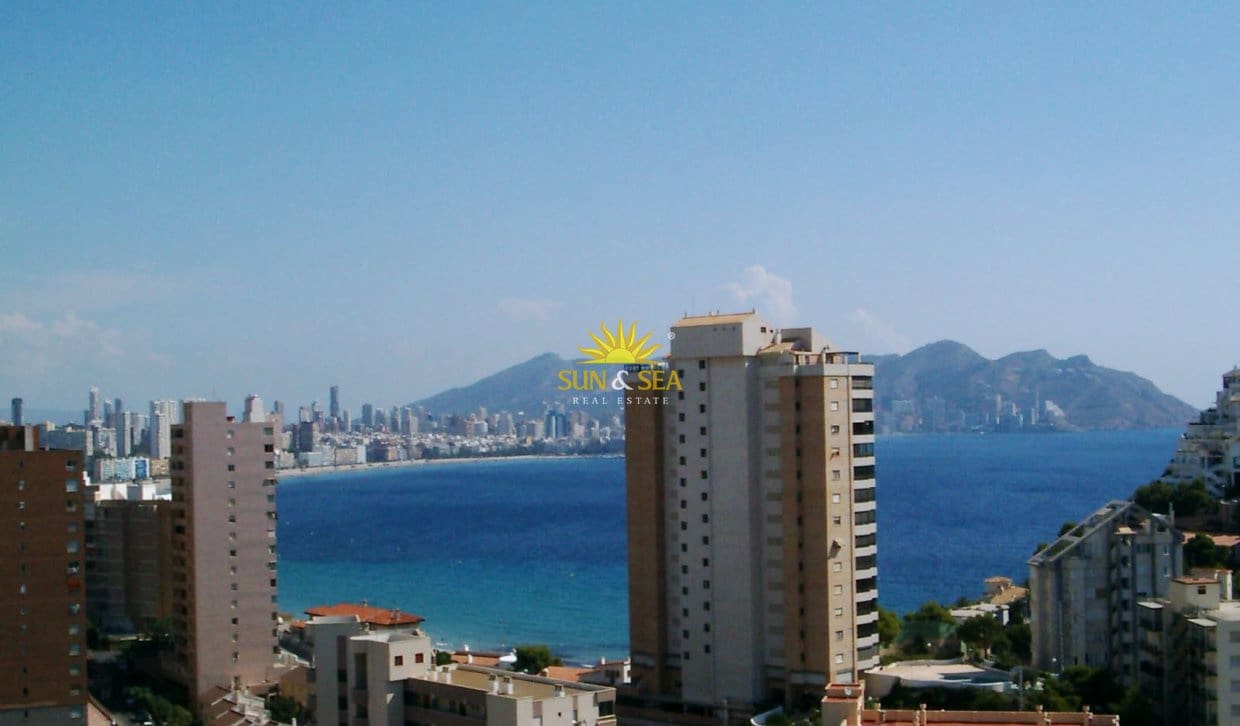 2 makuuhuone Huoneisto vuokrattavana paikassa Cala de Finestrat mukana uima-altaan 
autotalli - 1 600 € (Ref: 9854424)
