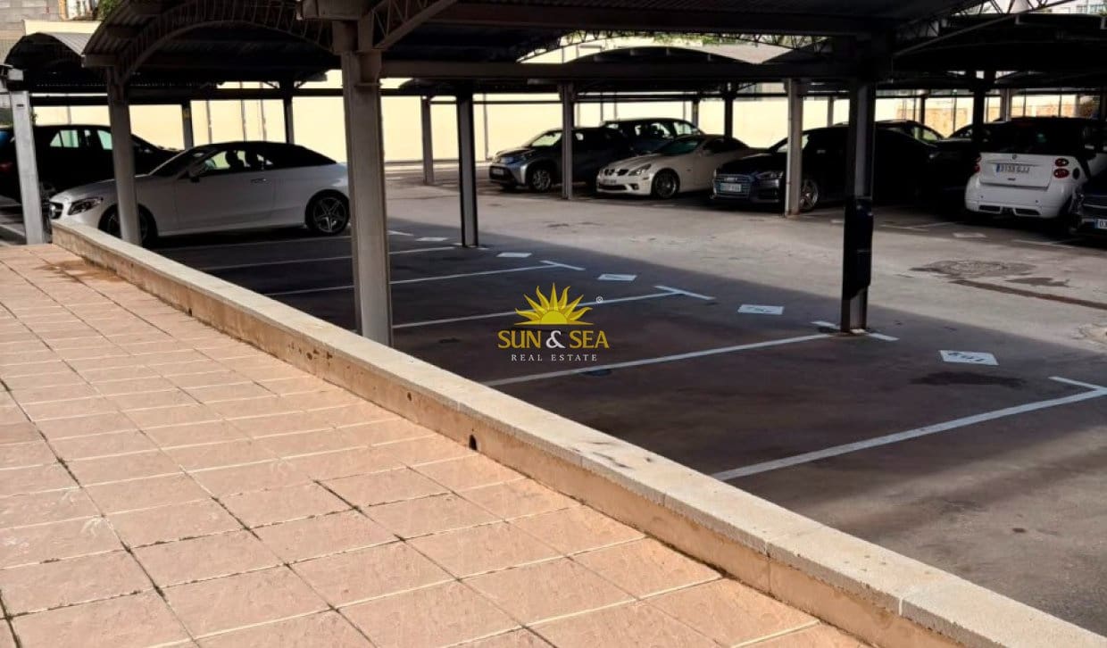 2 makuuhuone Huoneisto vuokrattavana paikassa Cala de Finestrat mukana uima-altaan 
autotalli - 1 600 € (Ref: 9854424)