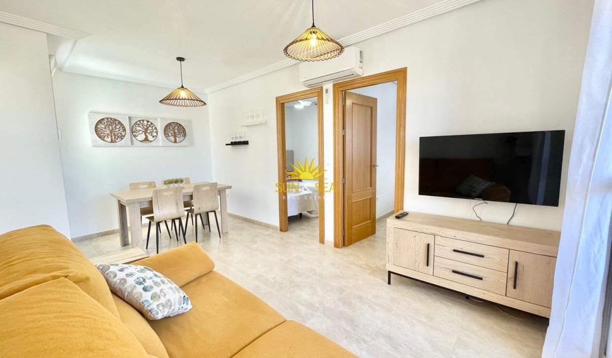 2 soverom Leilighet til leie i Los Alcazares med garasje - € 800 (Ref: 9854425)