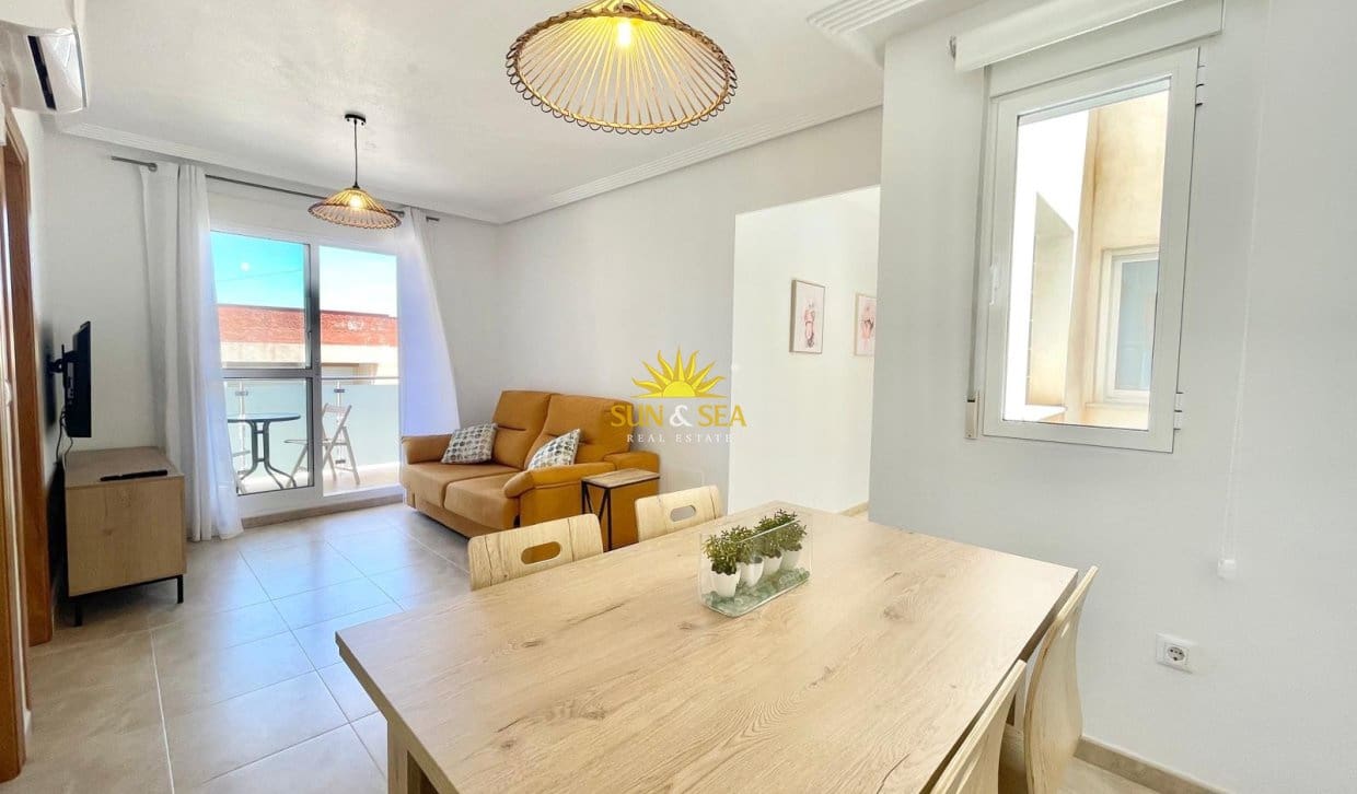 2 soverom Leilighet til leie i Los Alcazares med garasje - € 800 (Ref: 9854425)