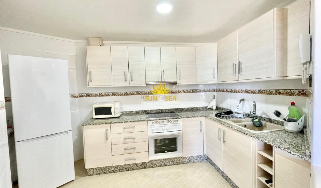 2 makuuhuone Huoneisto vuokrattavana paikassa Puerto de Mazarron mukana uima-altaan 
autotalli - 900 € (Ref: 9854426)