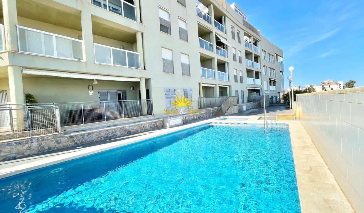 2 makuuhuone Huoneisto vuokrattavana paikassa Puerto de Mazarron mukana uima-altaan 
autotalli - 900 € (Ref: 9854426)