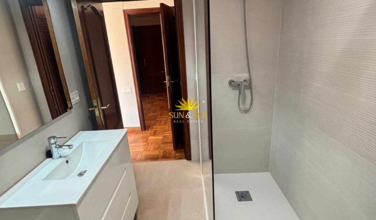 4 soverom Leilighet til leie i Murcia by med garasje - € 1 790 (Ref: 9854427)