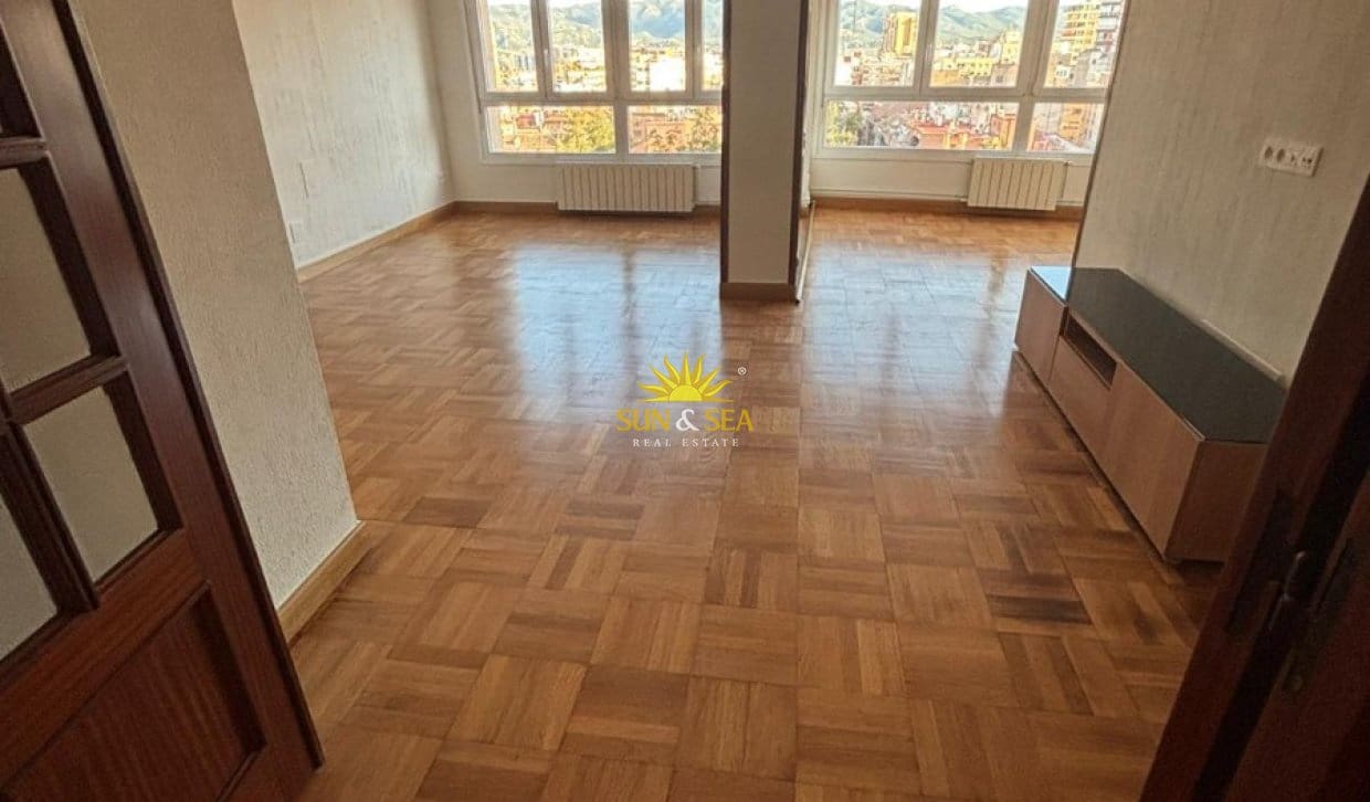 4 soverom Leilighet til leie i Murcia by med garasje - € 1 790 (Ref: 9854427)