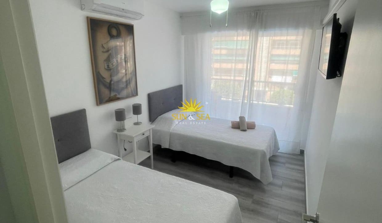 2 quarto Apartamento para arrendar em Punta Prima com piscina garagem - 900 € (Ref: 9854518)