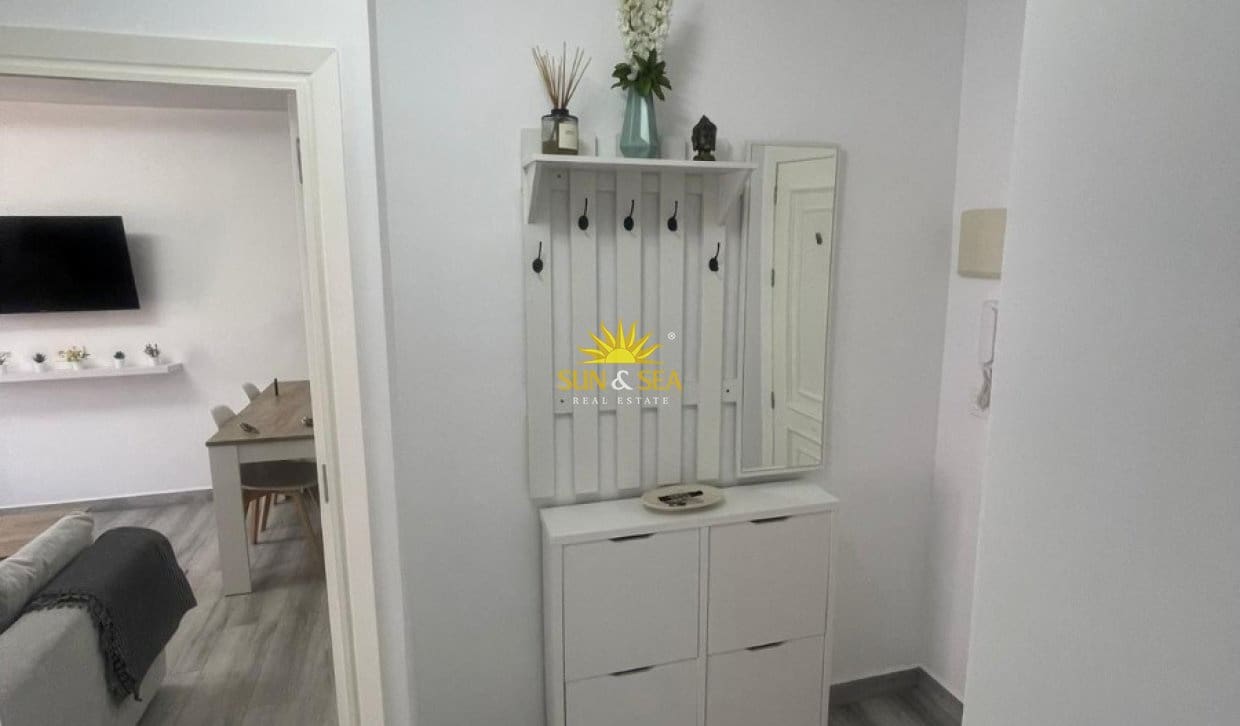2 quarto Apartamento para arrendar em Punta Prima com piscina garagem - 900 € (Ref: 9854518)