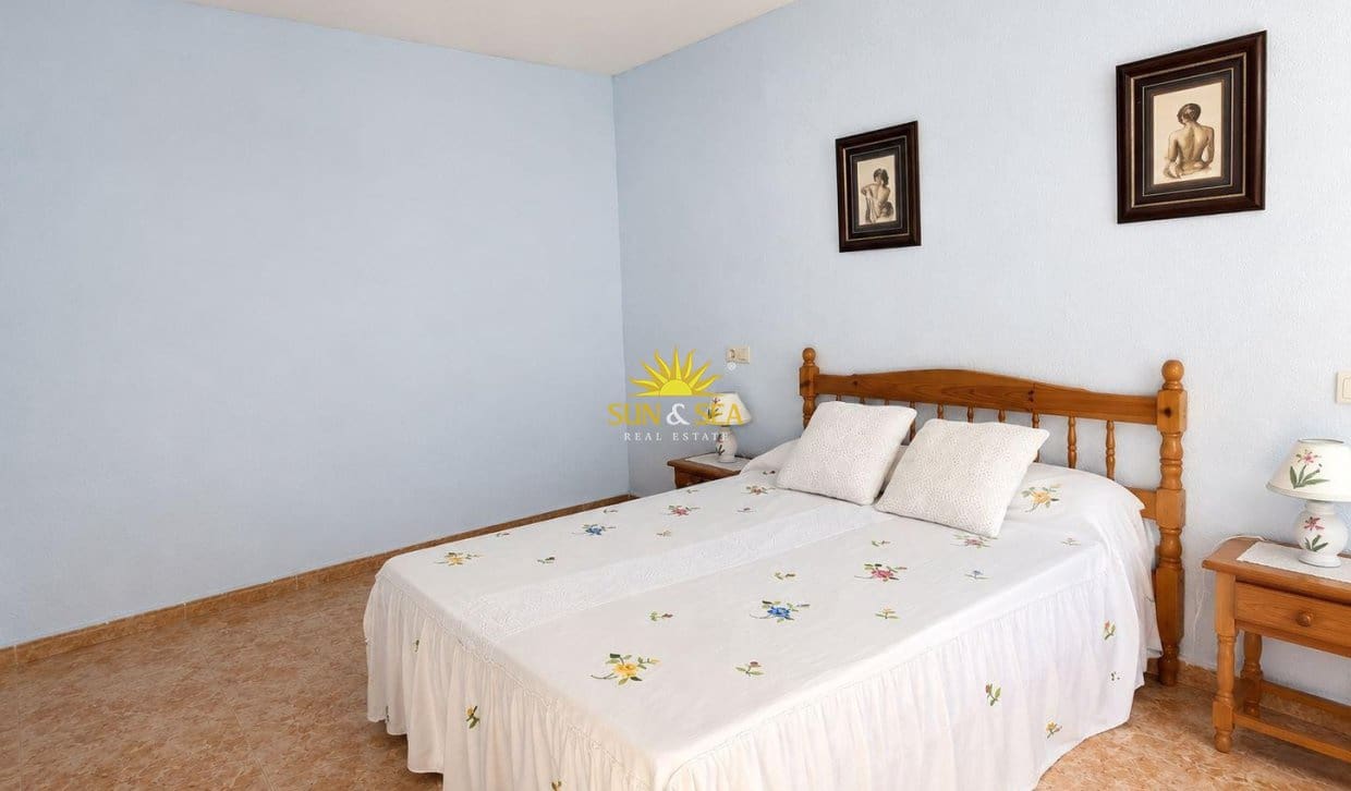 3 soveværelse Byhus til salg i Torrevieja med garage - € 259.000 (Ref: 9854519)