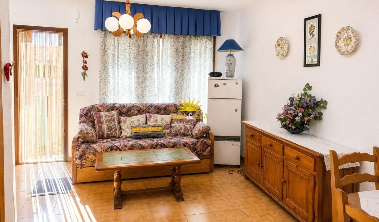 3 soveværelse Byhus til salg i Torrevieja med garage - € 259.000 (Ref: 9854519)