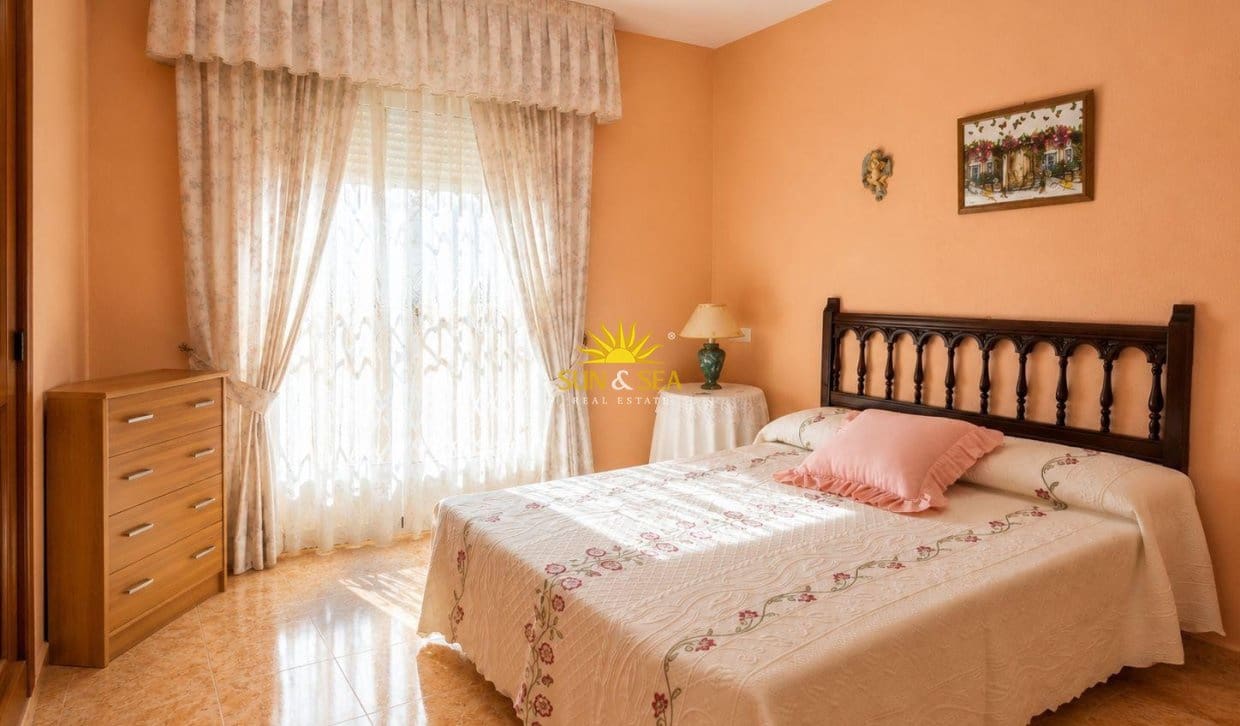 3 soveværelse Byhus til salg i Torrevieja med garage - € 259.000 (Ref: 9854519)