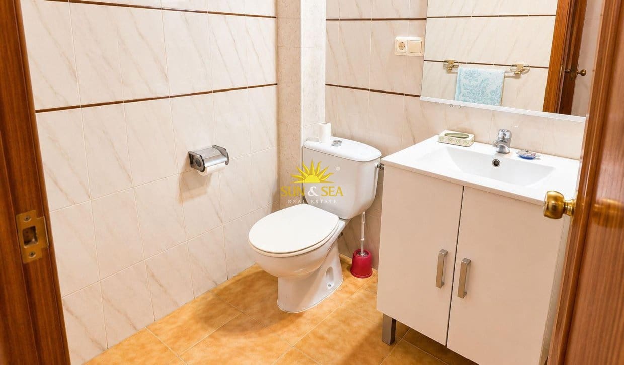3 soveværelse Byhus til salg i Torrevieja med garage - € 259.000 (Ref: 9854519)