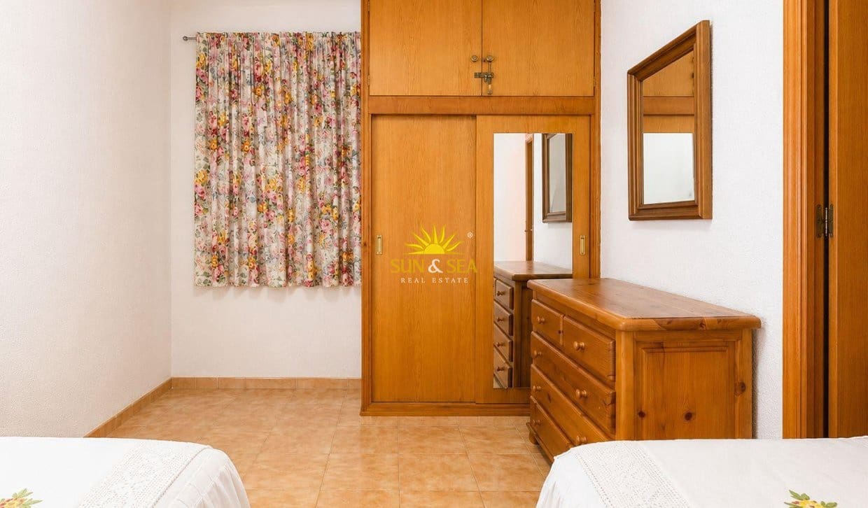 3 soveværelse Byhus til salg i Torrevieja med garage - € 259.000 (Ref: 9854519)