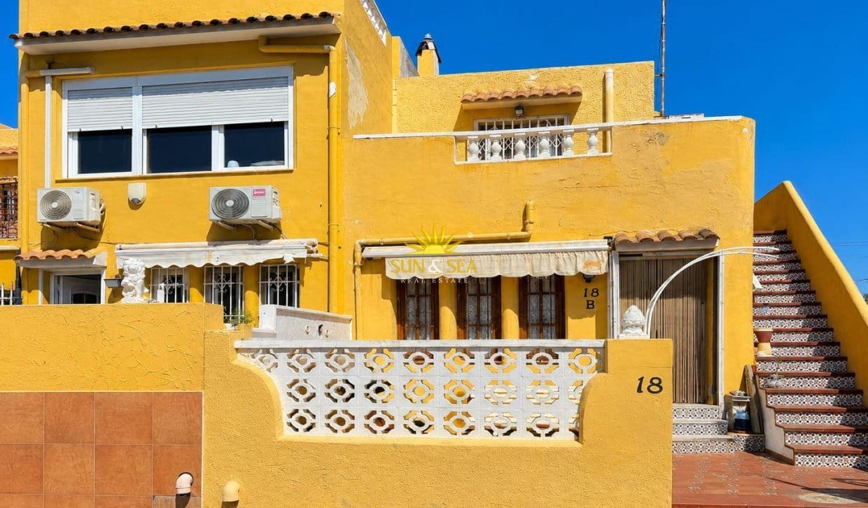 3 soveværelse Byhus til salg i Torrevieja med garage - € 259.000 (Ref: 9854519)