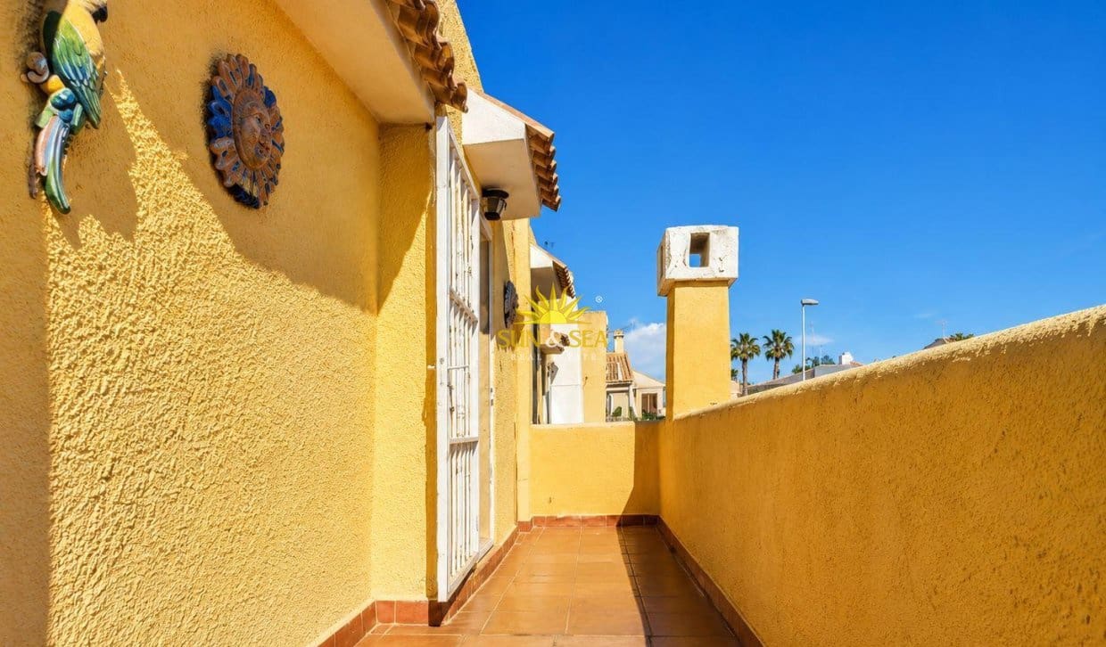 3 soveværelse Byhus til salg i Torrevieja med garage - € 259.000 (Ref: 9854519)