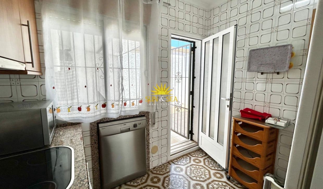 2 quarto Casa em Banda para arrendar em Santiago de la Ribera - 700 € (Ref: 9858687)