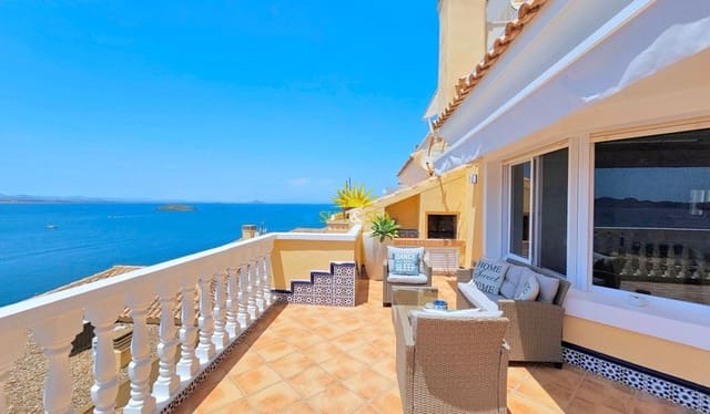 6 soveværelse Villa til leje i La Manga del Mar Menor med swimmingpool garage - € 2.900 (Ref: 9858690)