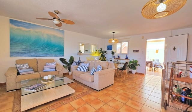 6 soveværelse Villa til leje i La Manga del Mar Menor med swimmingpool garage - € 2.900 (Ref: 9858690)