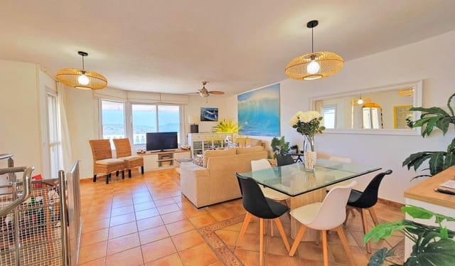 6 soveværelse Villa til leje i La Manga del Mar Menor med swimmingpool garage - € 2.900 (Ref: 9858690)