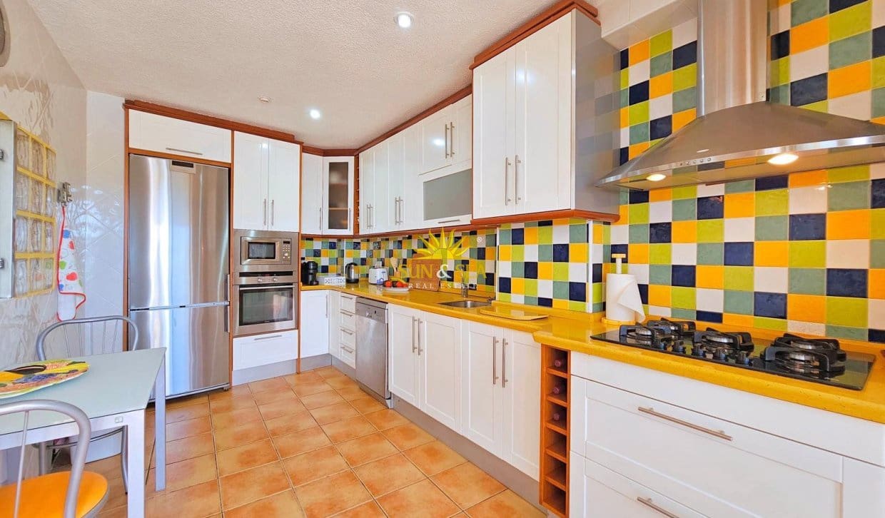 6 soveværelse Villa til leje i La Manga del Mar Menor med swimmingpool garage - € 2.900 (Ref: 9858690)