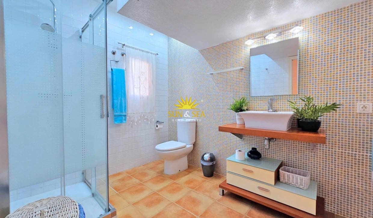 6 soveværelse Villa til leje i La Manga del Mar Menor med swimmingpool garage - € 2.900 (Ref: 9858690)